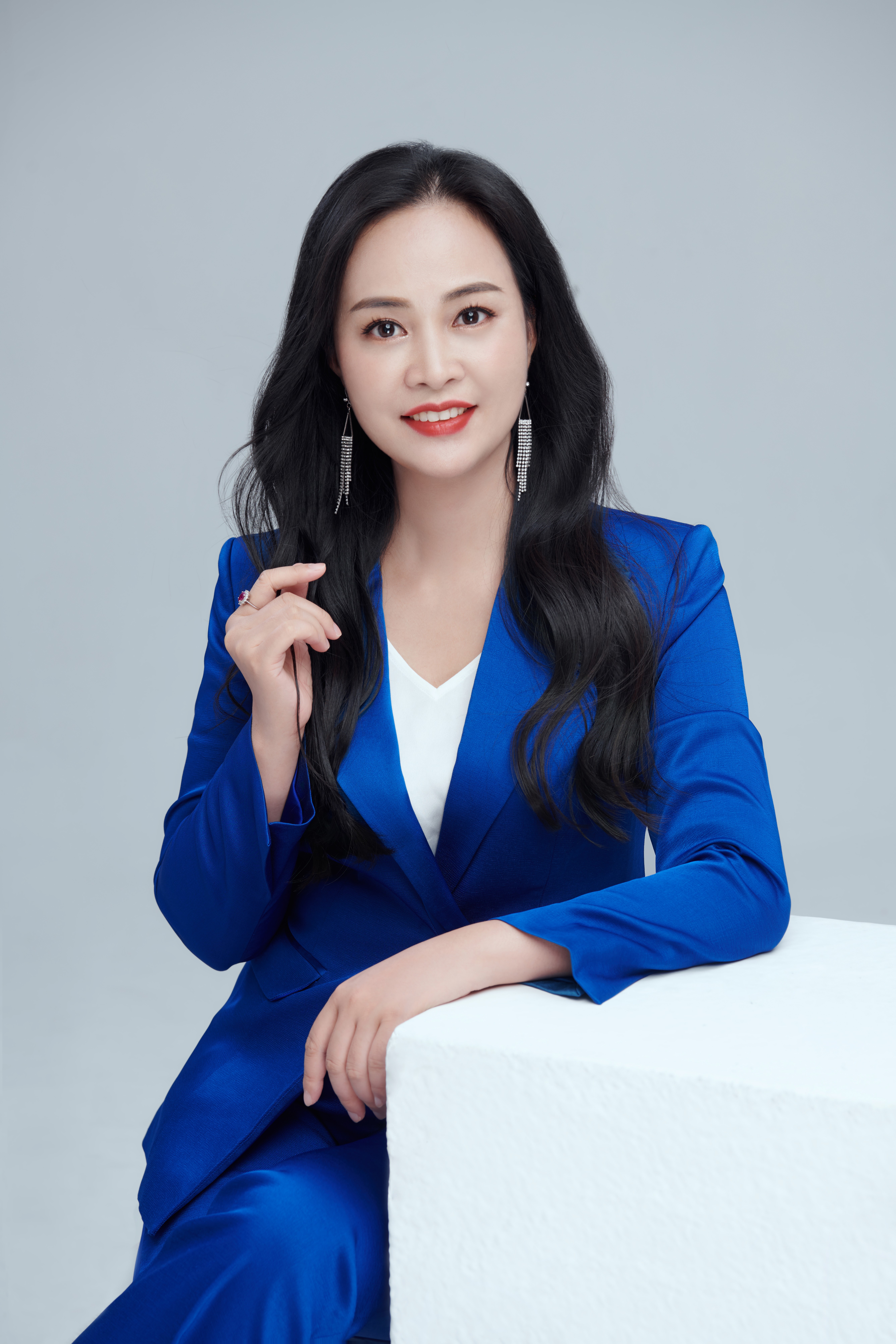 卢欣妤,女,1983年4月出生于广西浦北,毕业