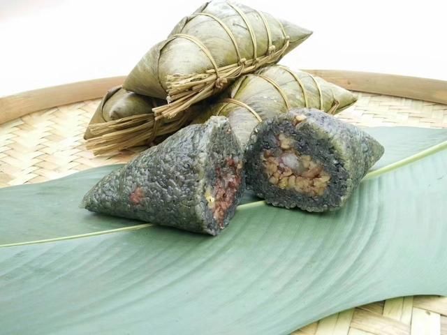 隆林黑粽子