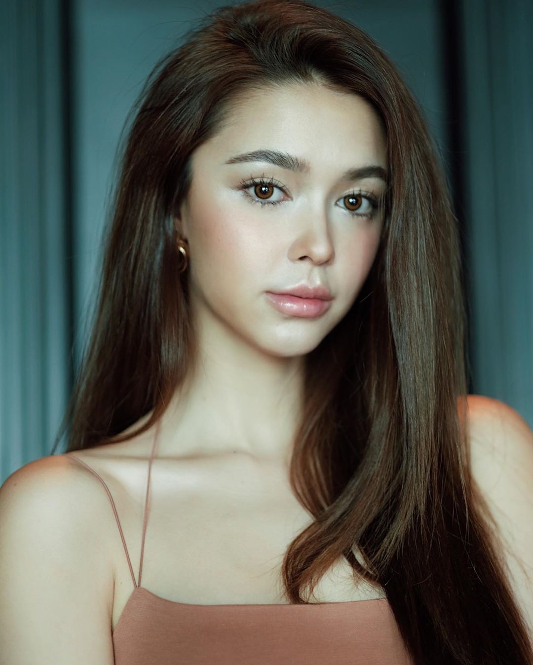 iv3ot">帕特里夏·德查诺·古德(pat),1997年8月18日出生于泰国普吉岛