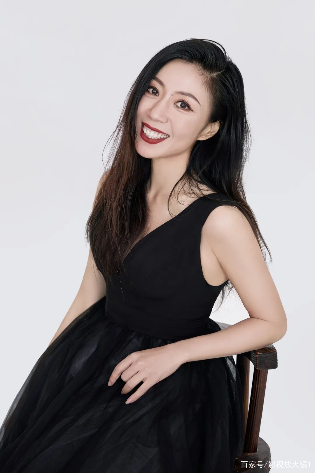 专访《月上重火》周小飞：功夫女星的“飞”凡人生_百科TA说