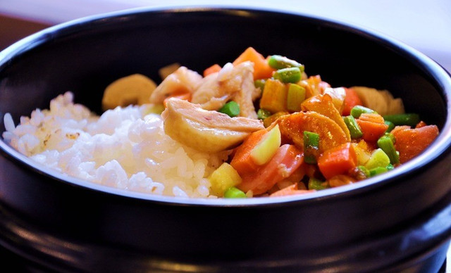 韩式冷拌鸡肉饭