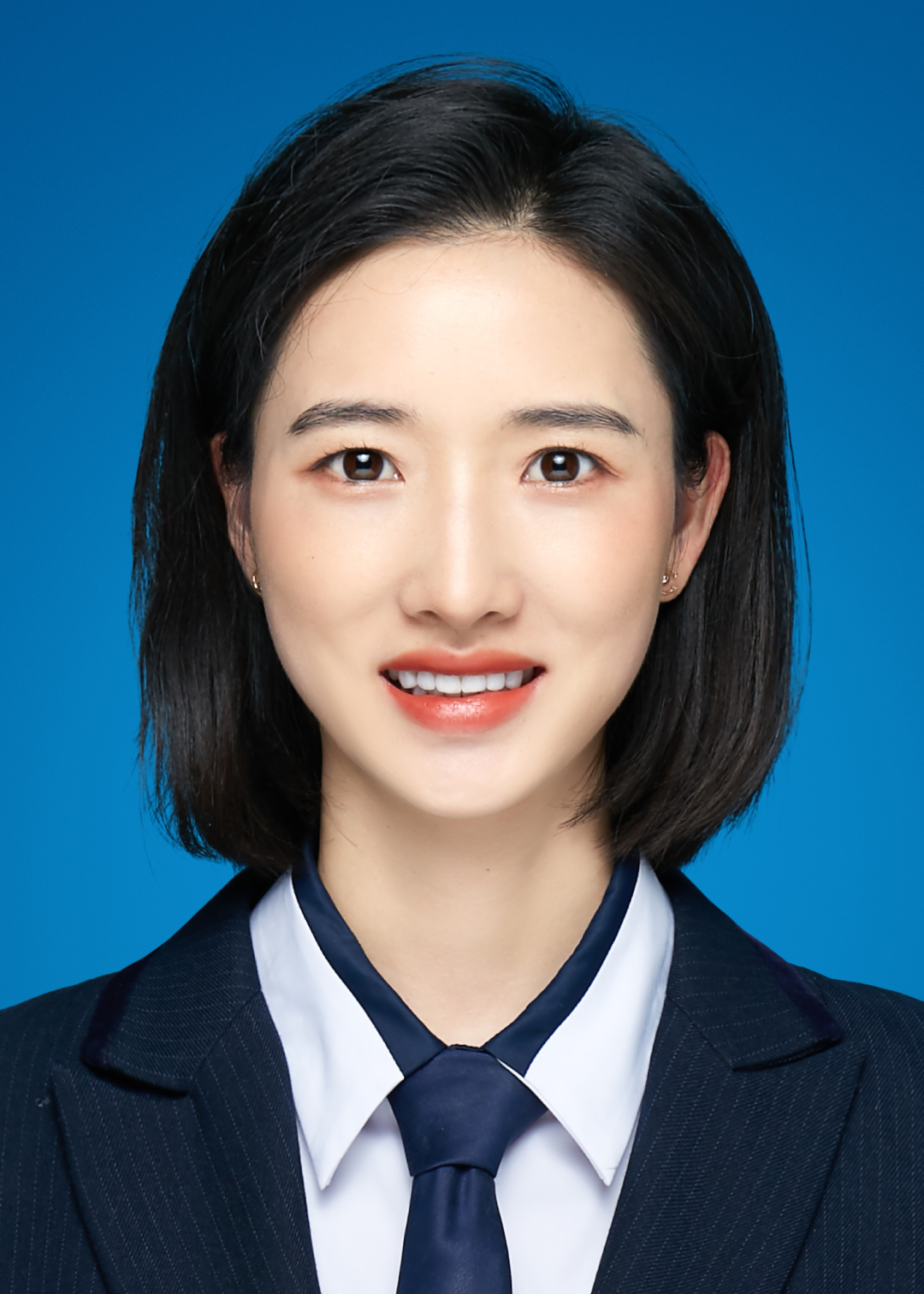 女,汉族,1991年4月出生,云南宣威人,中国政法大学毕业,研究生学历
