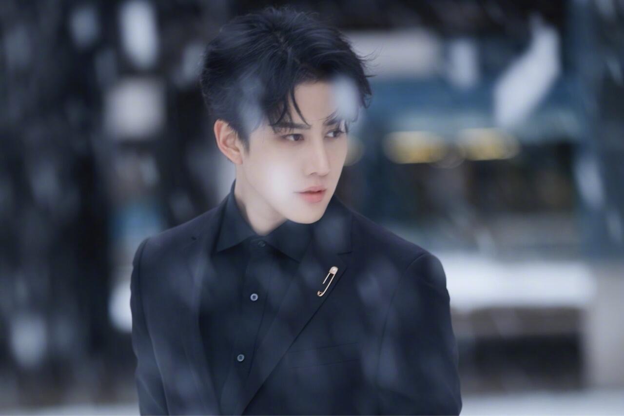  p>披拉·尼迪裴善官(mike),1989年12月19日出生于泰国,泰国流行乐男