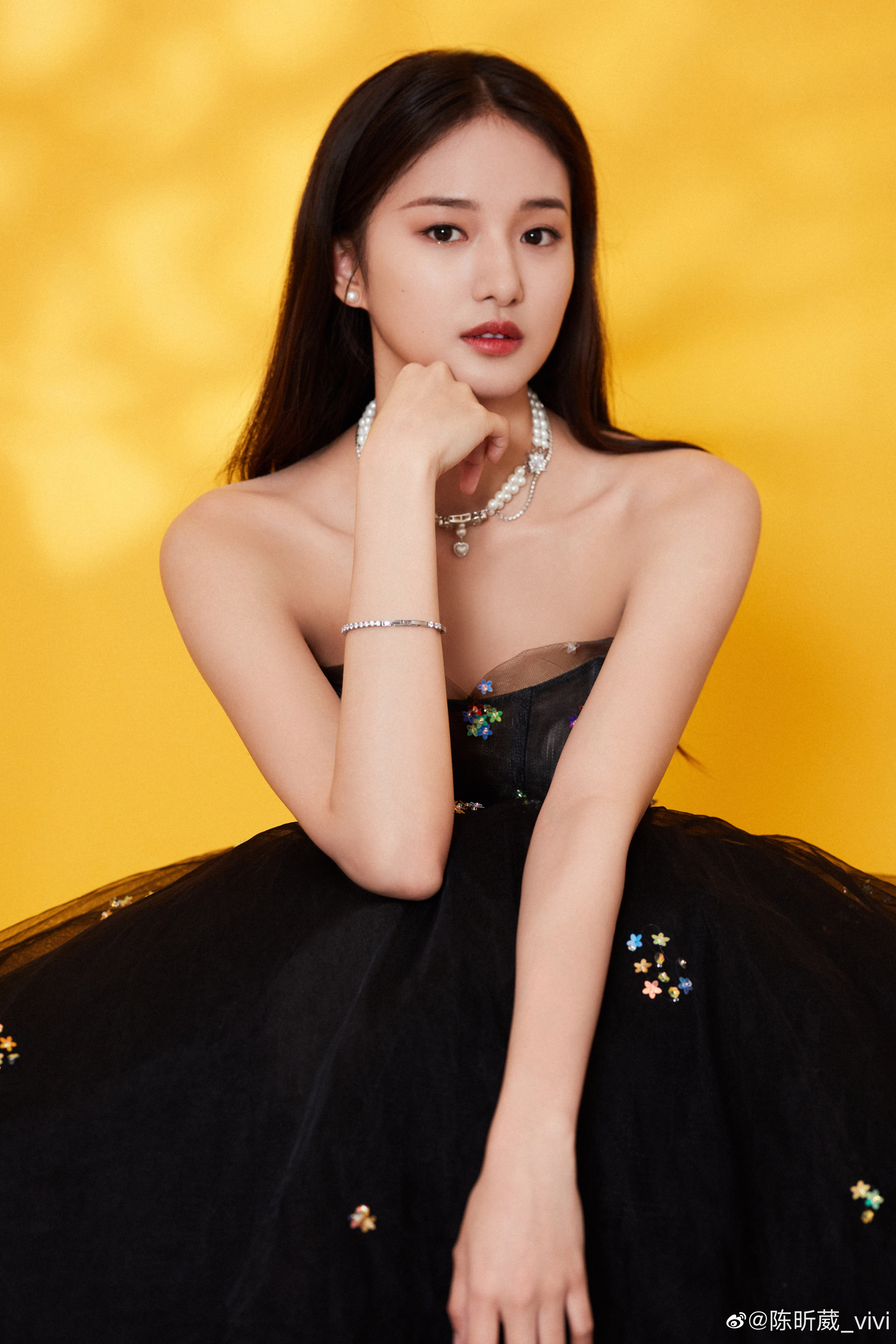 2001年1月19日出生于中国台湾,中国台湾女歌手,影视演员