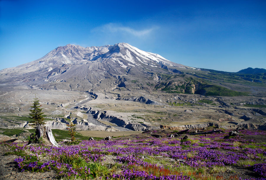  p>圣海伦斯火山位于美国西北部 a target="_blank" href="/item