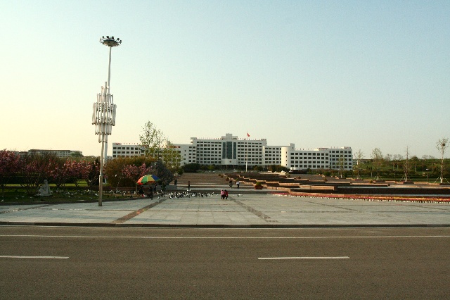 荣成市机关行政管理局是管理市级机关后勤事务工作的市政府直属事业