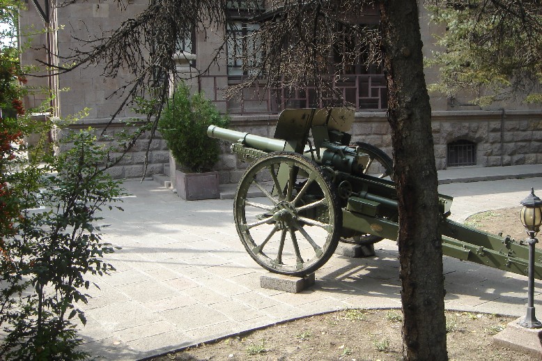 施耐德m1943式105毫米野炮