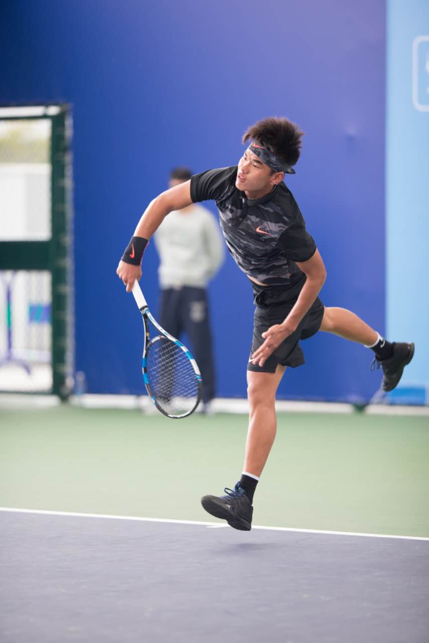 吴昊,男,1997年出生于江西,中国 a target="_blank" href="/item/网球