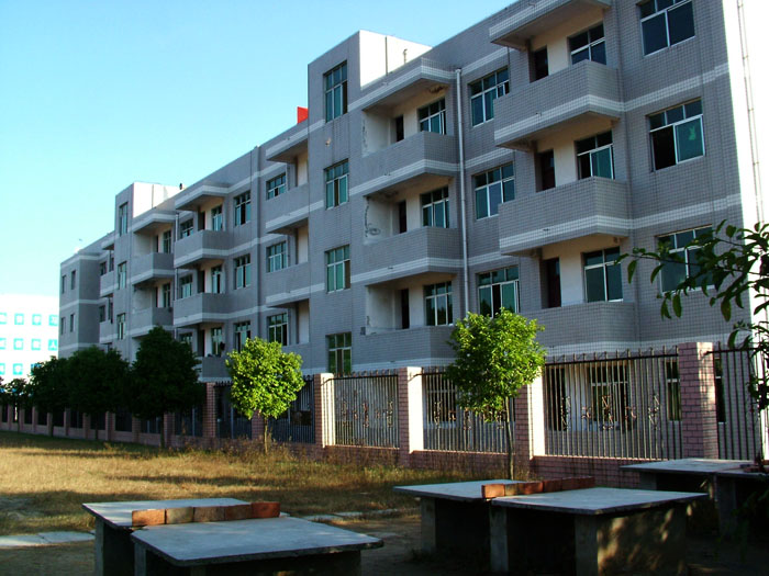  p>刘营职中,全称"四川省三台县刘营职业高级中学校".