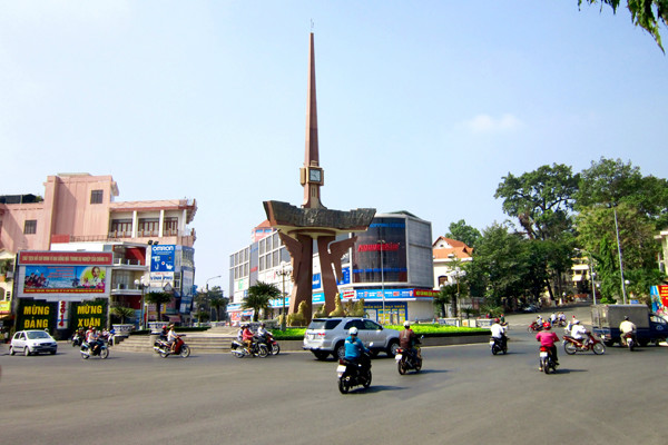 thành ph    th    d   u m   t/城庯守油蔑)是越南南部平阳省的省莅