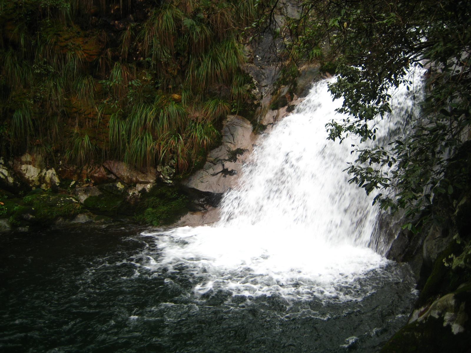 九道弯大峡谷自然风景区