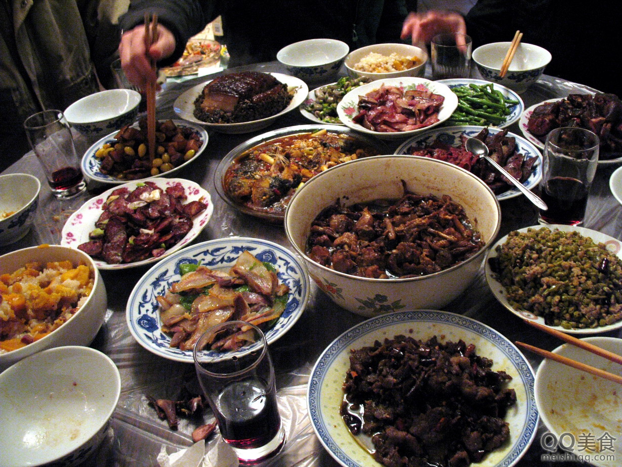 团年饭,团圆饭等,特指年尾 a href="#" data-lemmaid="128141">除夕 