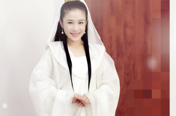 ">白鸽,1987年10月7日出生于中国内蒙古自治区通辽市,中国内地女演员