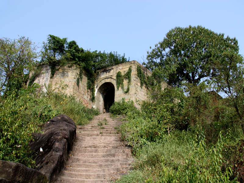 城遗址位于 a target="_blank" href="/item/重庆市万州区/2153693"