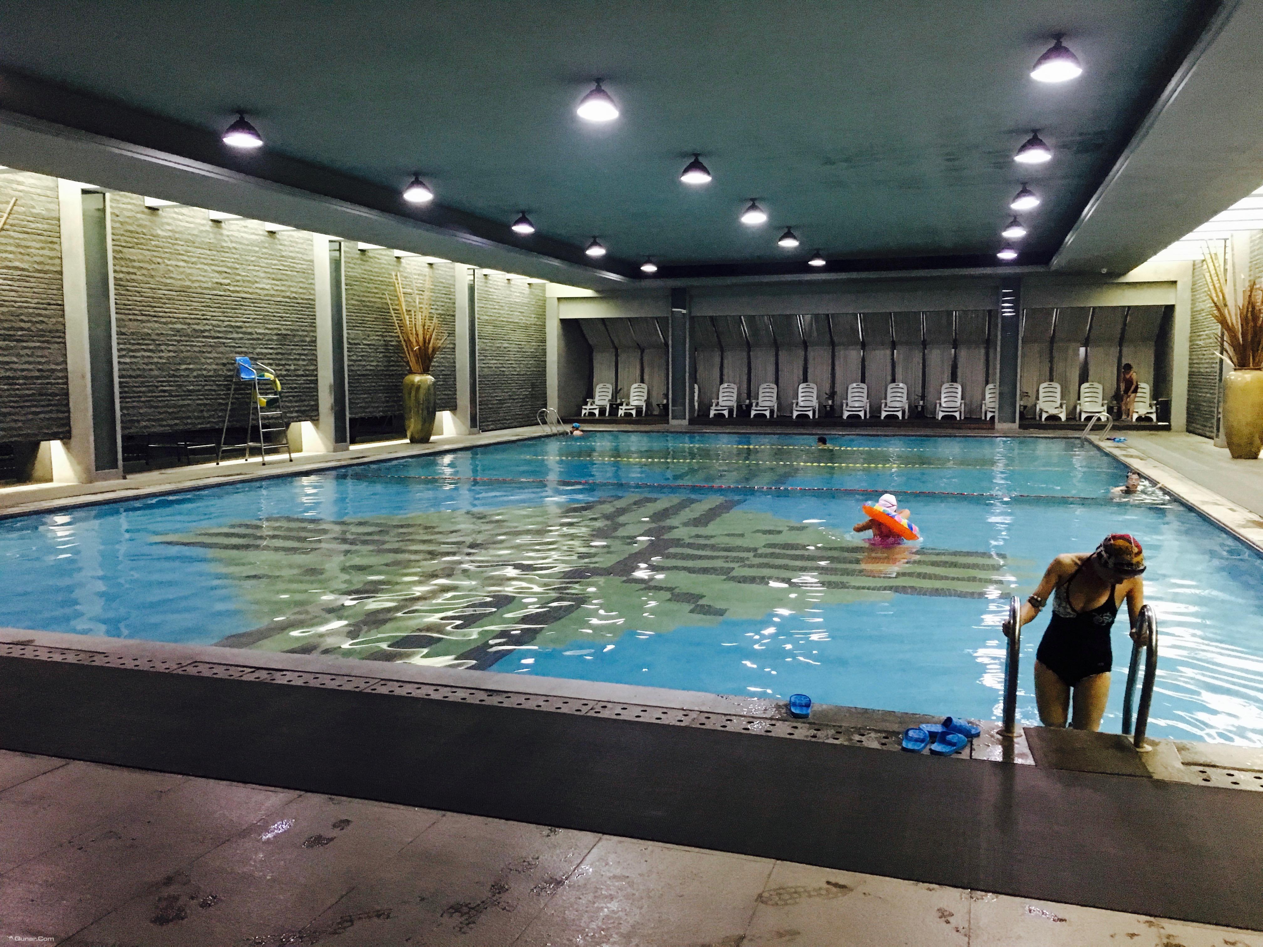  p>北京春晖园温泉度假村占地600多亩,地处北郊顺义区美丽的温榆河畔