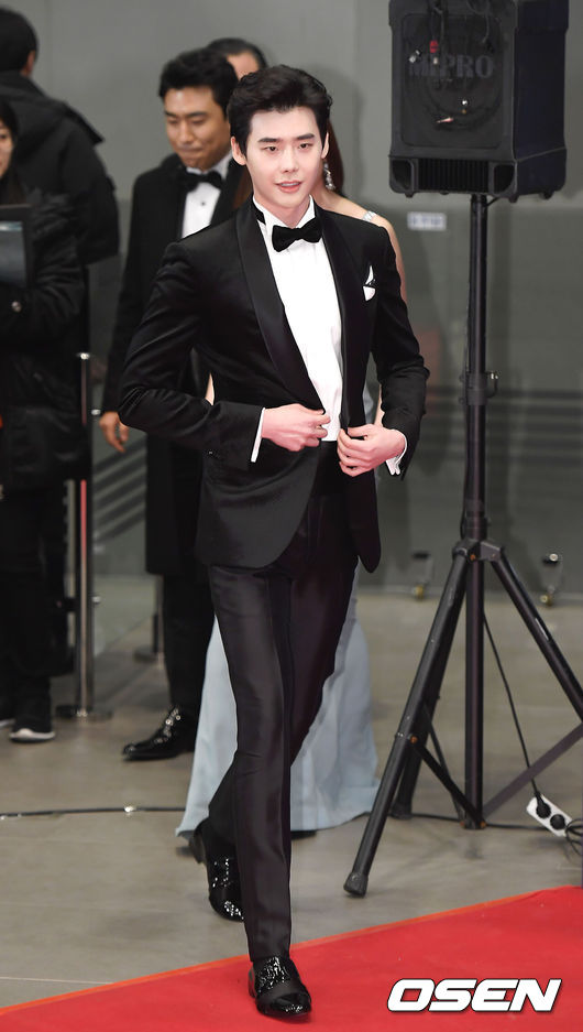  p>李钟硕 i>(         ,lee jong suk) /i>,1989年9月14日出生于京畿