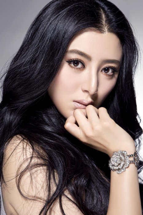  p data-id="gnsqxa7gn8">陈廷嘉 i>(原名陈丽丽) /i>,生于江苏省江阴