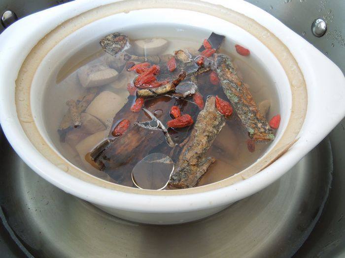 巴戟杜仲煲猪尾骨汤