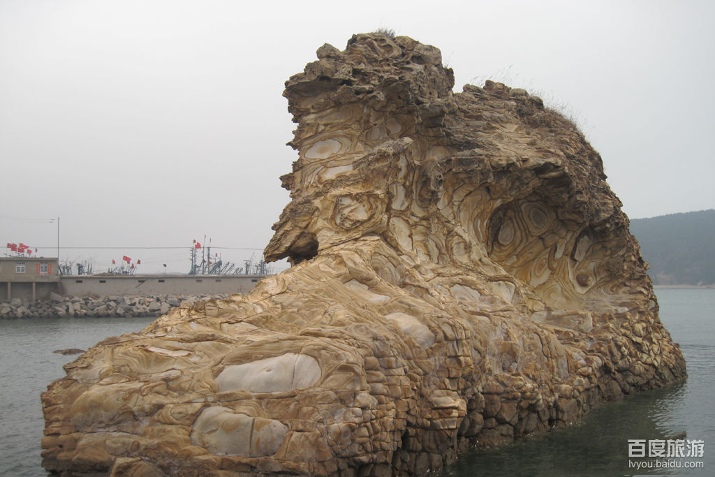  p>火山凝灰岩(tuff)简称 a href="#" data-lemmaid="6209300">凝灰岩