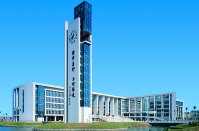  p>广州大学图书馆的前身可以追溯到1927年的原广州大学(私立),现有馆