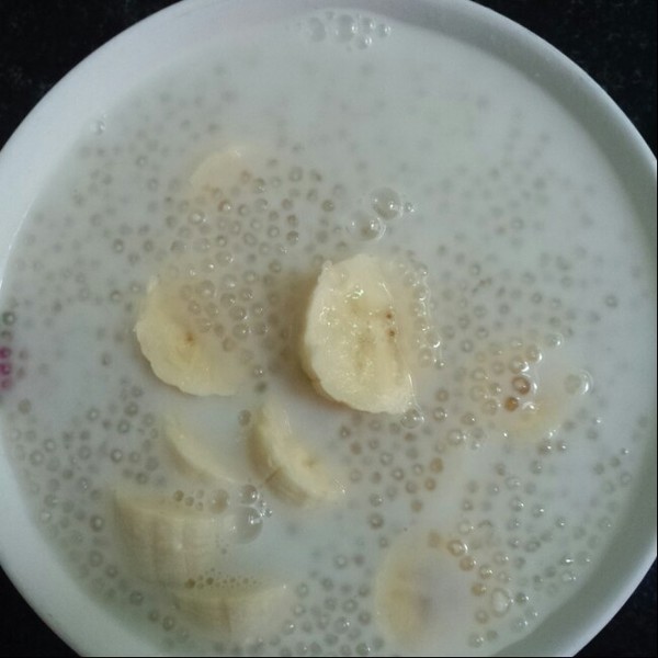 牛奶香蕉西米露