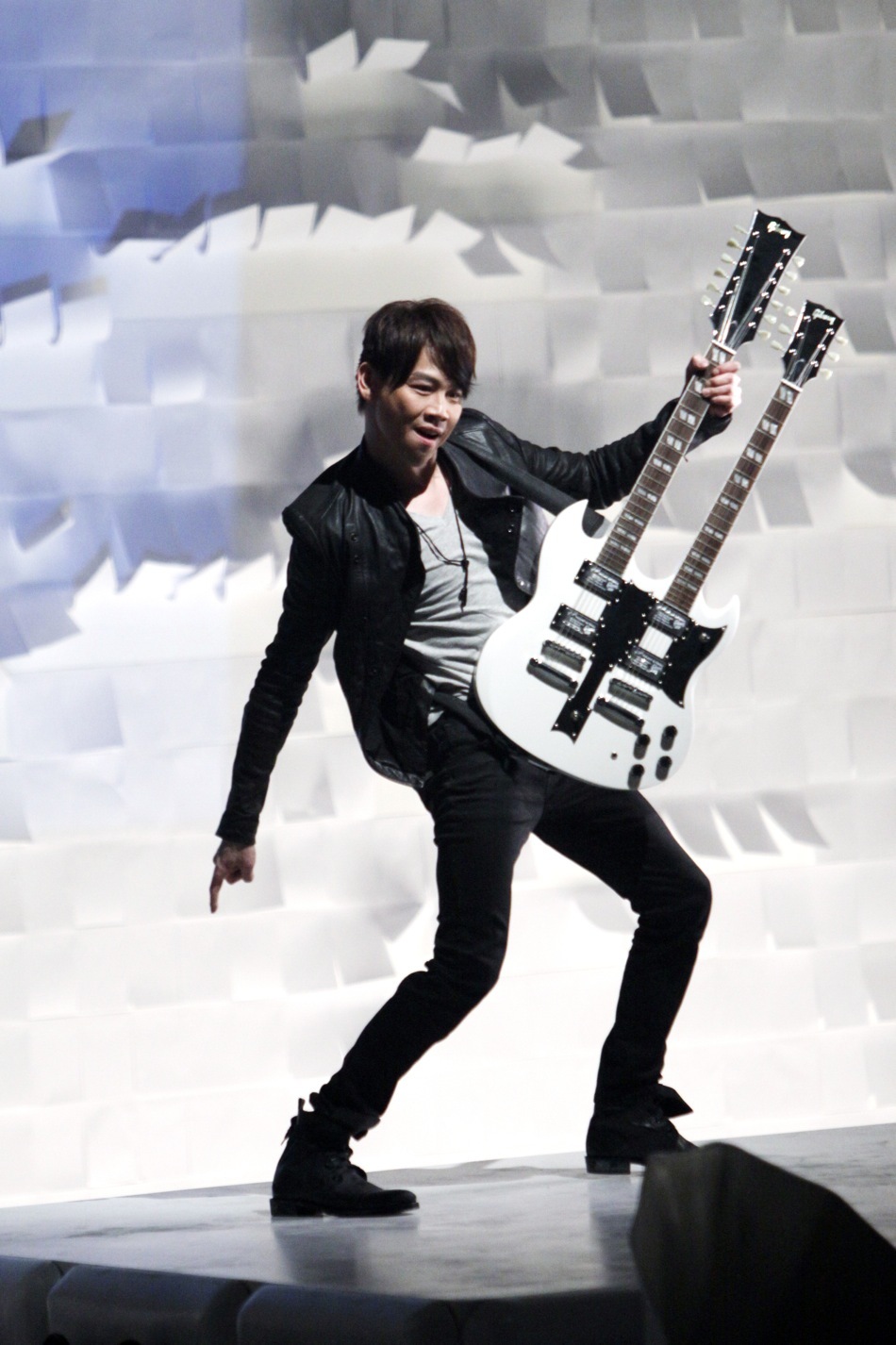 陶喆(david zee tao),1969年7月11日出生于中国香港,华语流行乐男歌手