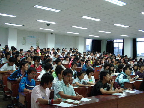  p>大学选修课分为 专选课 公选课.