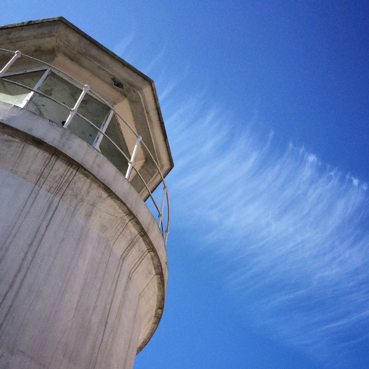 大鹏山灯塔,是浙江省舟山市境内的一座灯塔