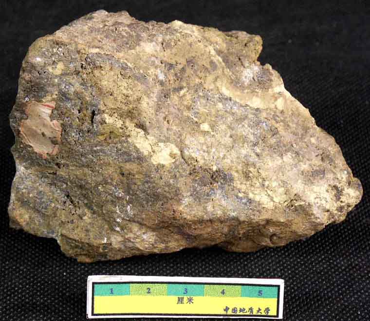  p>白铅矿成分为 a href="#" data-lemmaid="2935522">碳酸铅 /a>,铅