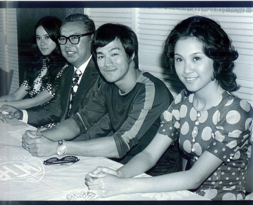  p data-id="gnx7z0qja7">衣依,1953年7月29日出生于山东,中国女演员.