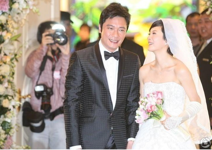 年12月16日生于中国 a target="_blank" href="/item/香港/128775"