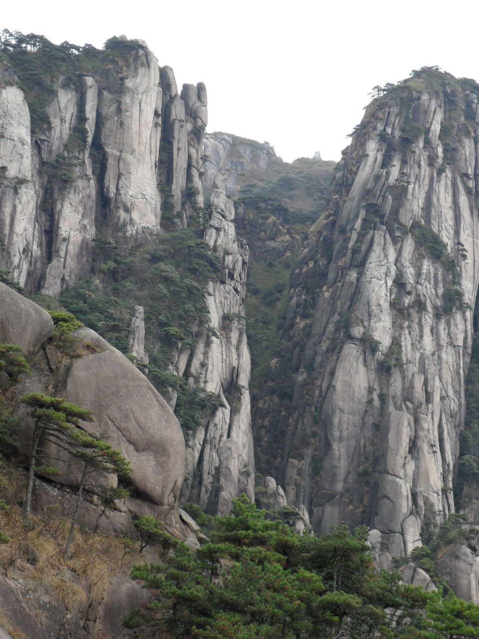 data-lemmaid="417647">三清山 /a>玉虚峰位于 a target="_blank"