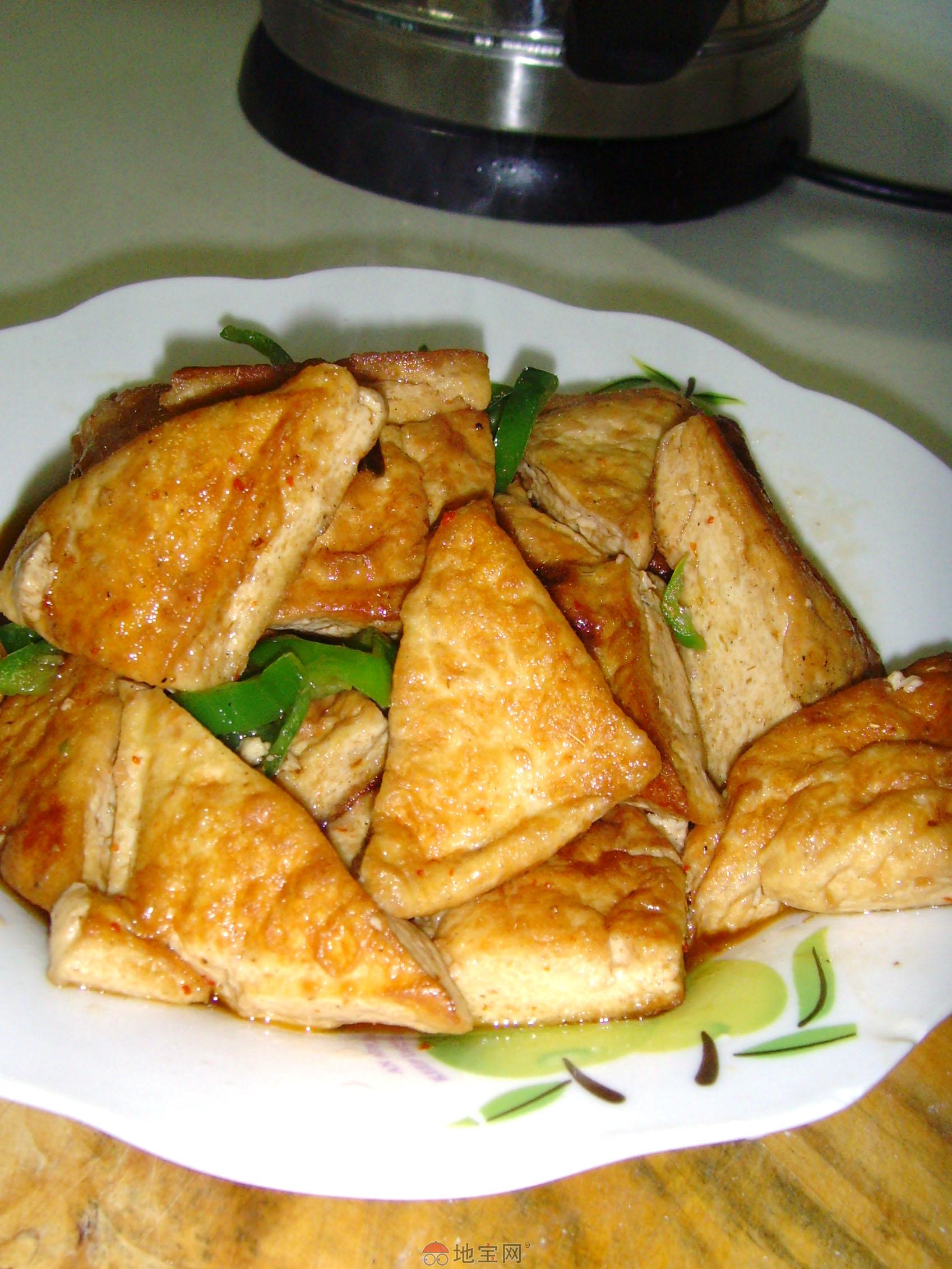  p>红烧豆腐是一道经典的特色名菜,豆腐作为中国传统的,大众化的一种