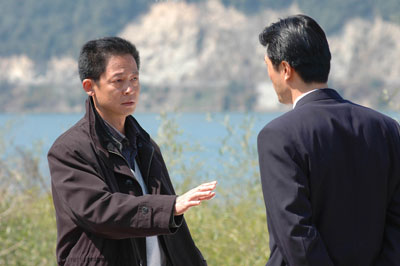  p>《国家干部》是反腐题材的剧情电视剧,根据张平同名小说改编,由 a