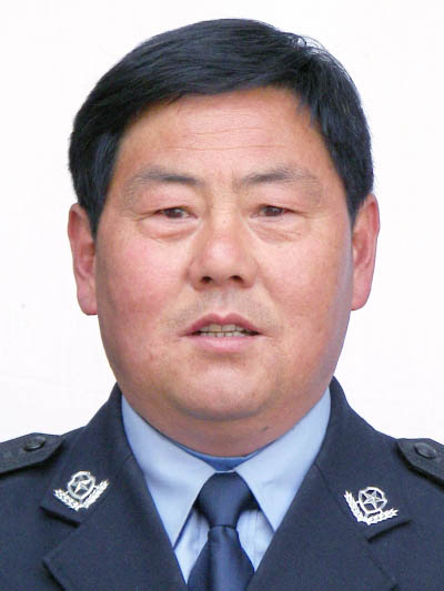 男,籍贯:安徽,1954年3月6日出生,生前系寿县公安局交警大队四中队民警