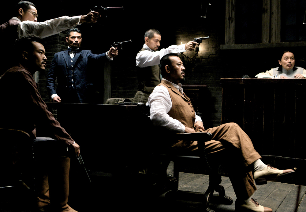  p>《让子弹飞》是由 a target="_blank" href="/item/姜文/1168186"