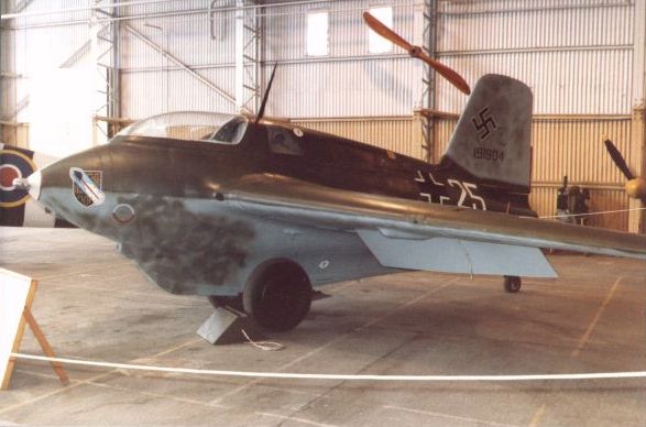 jhc">me-163战斗机(英文:me-163 fighter,德文绰号:komet,译文:彗星)