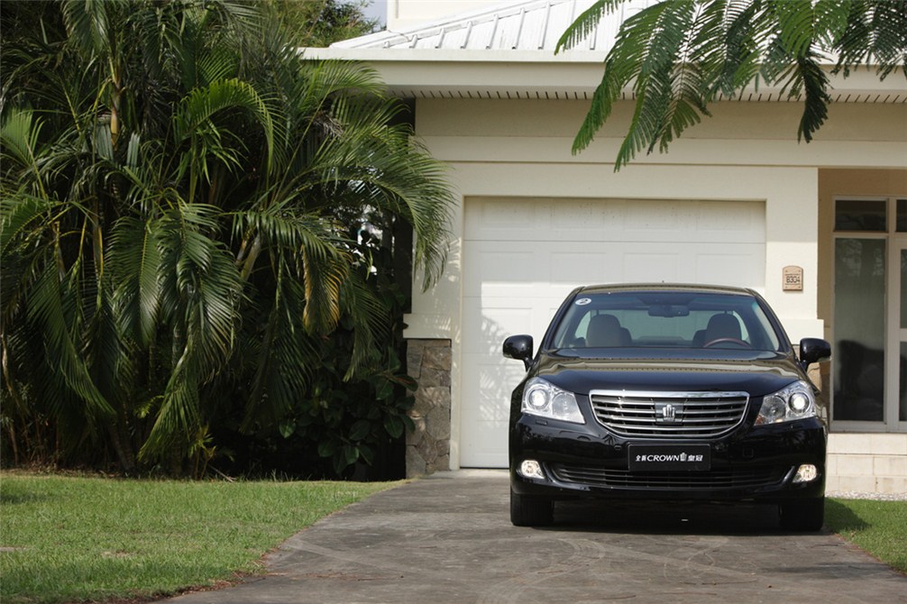 丰田皇冠是豪华车吗『丰田皇冠算什么级别的车』