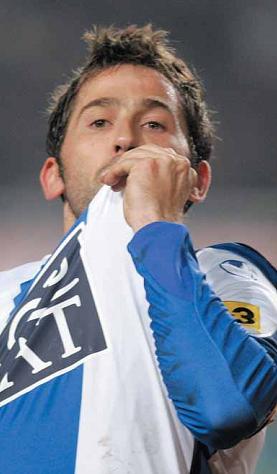  p>劳尔·塔穆多,1977年10月19日出生于西班牙,西班牙足球运动员,场