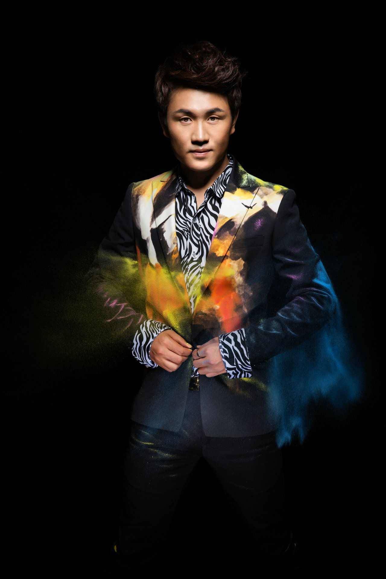 p data-id="gnbp7pjukq">张雷,男,歌手.