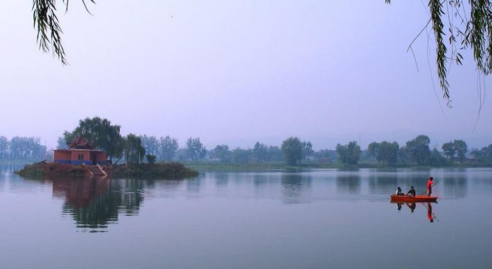  p>曲阳湖位于河南省 a target="_blank" href="/item/济源市/2667266