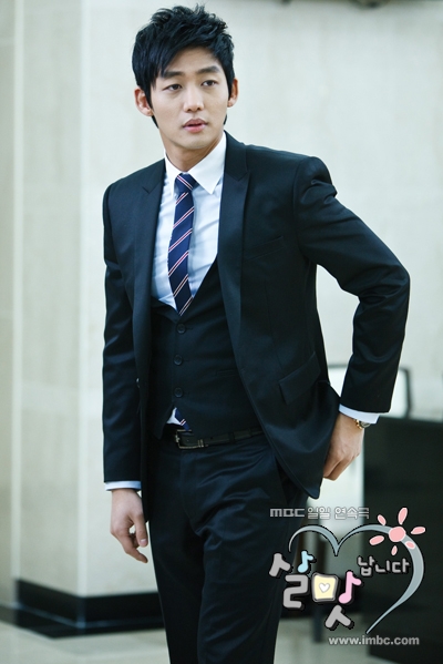  a target="_blank" href="/item/李泰成/4751895" data-lemma