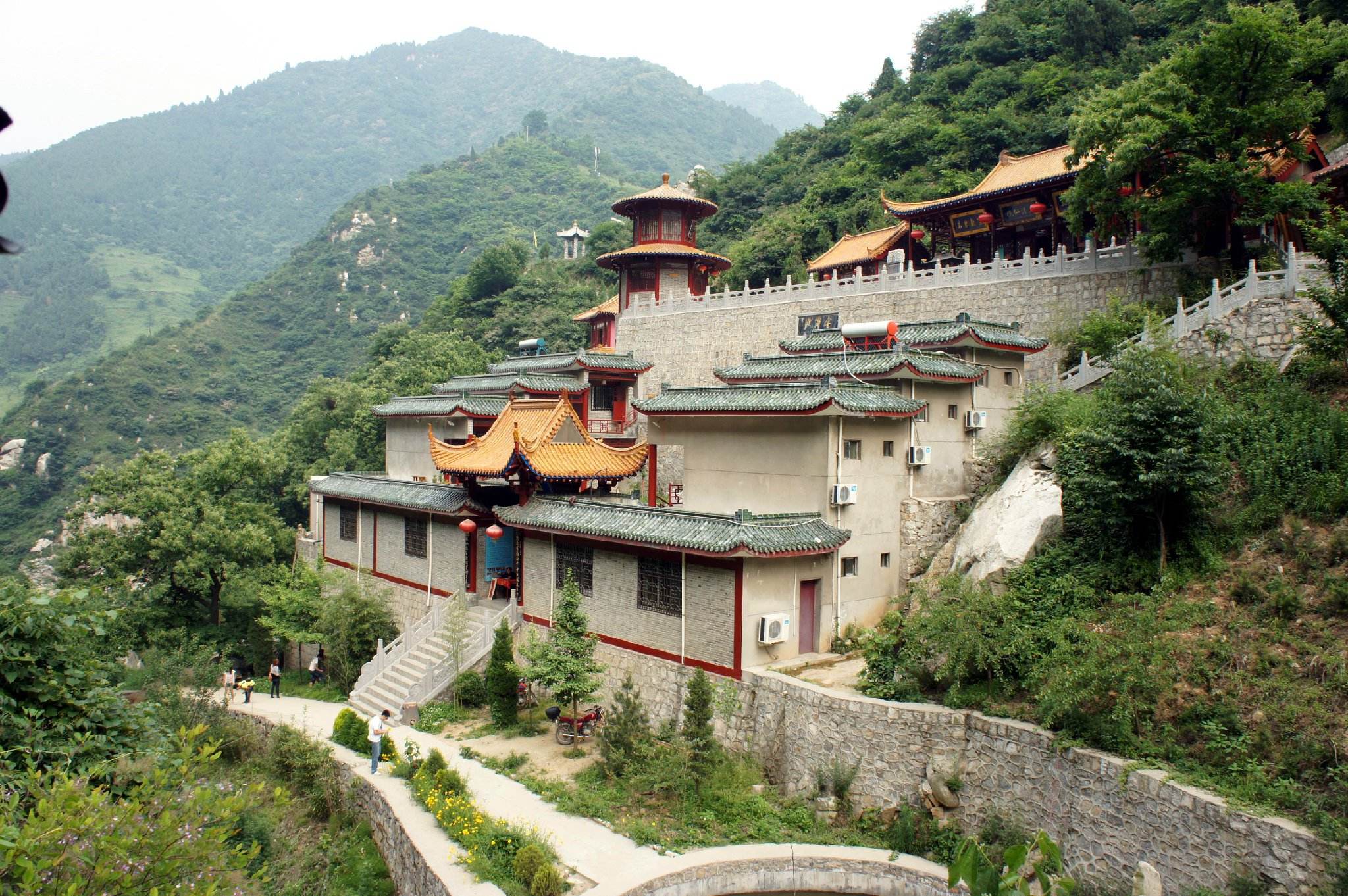  p data-id="gnzl63sixx">金仙观,又名"子午金仙观".