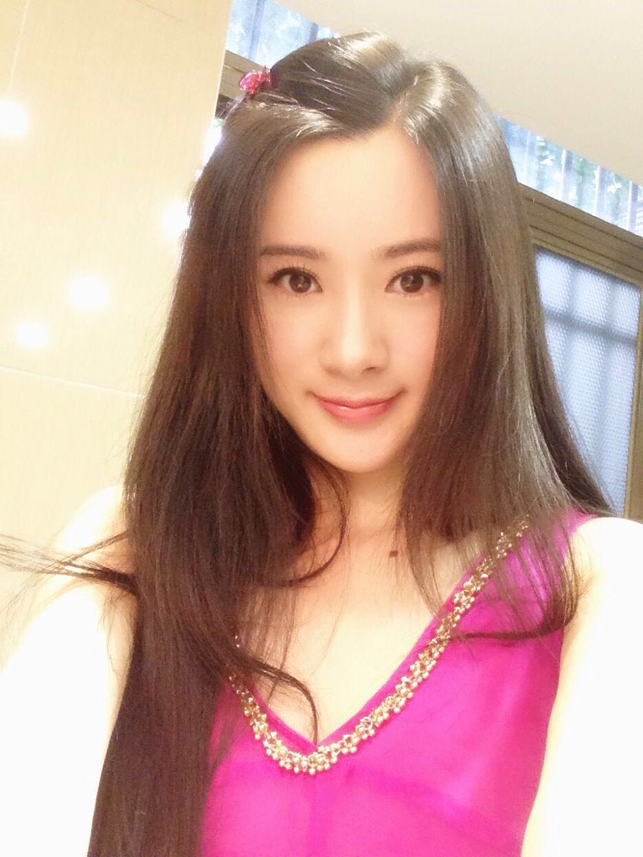  p>唐俪,本名曹江,曾用名曹颜钰,10月5日出生于广东省深圳市,毕业于 a