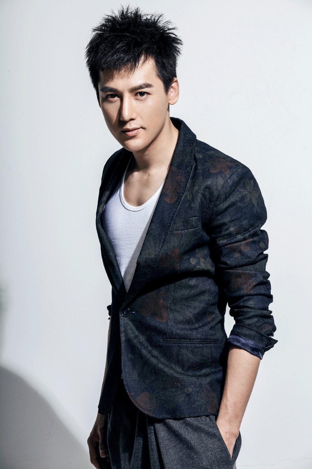  p>余洺轩(nathan),原名余铭轩,余超,1984年10月29日出生于河南省信阳