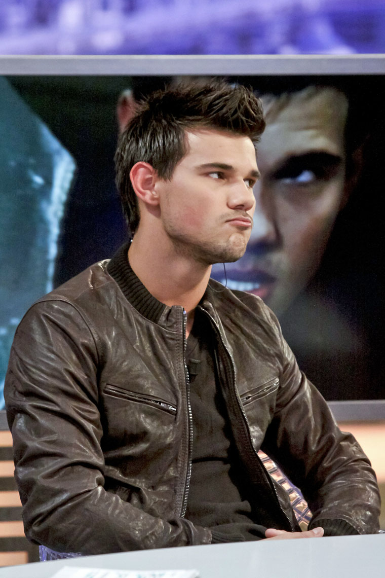  p>泰勒·洛特纳(taylor lautner),1992年2月11日出生于美国密歇根州
