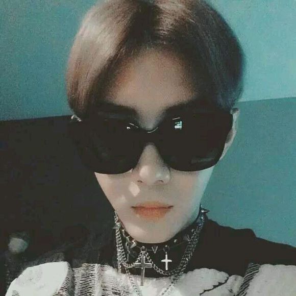 ="gnvjawlssl">建雨(朝鲜语:      ),1989年01月30日出生,本名李建雨