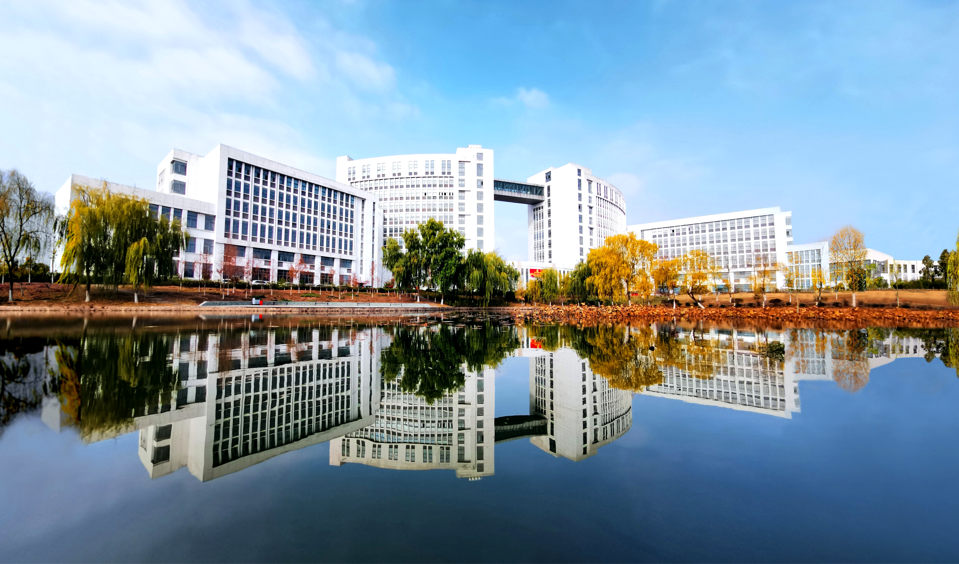  p>合肥科技职业学院(hefei science and technology college),是一所