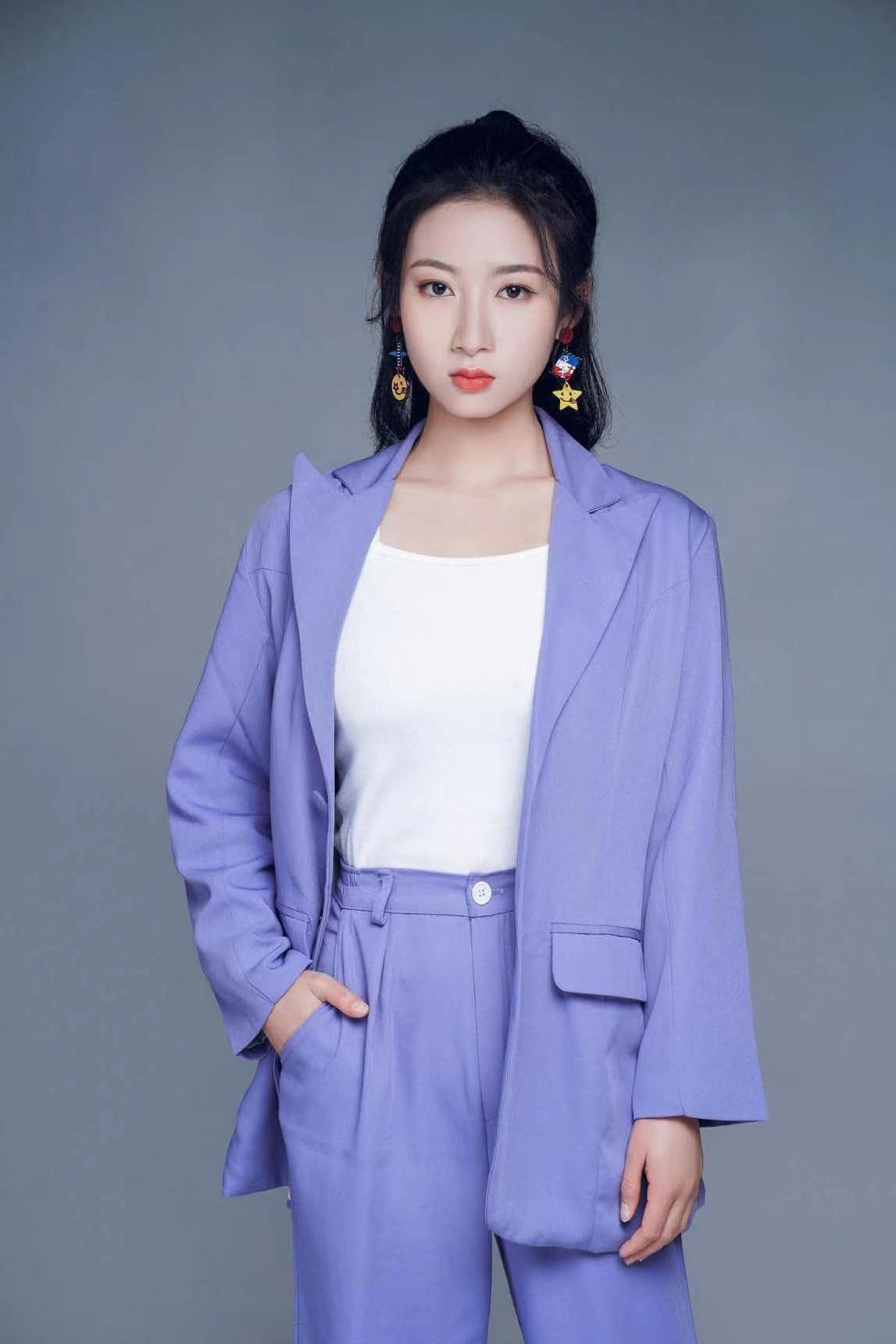  p data-id="sflncv2hqxmi">黎敏,1998年7月31日出生于湖南省娄底市