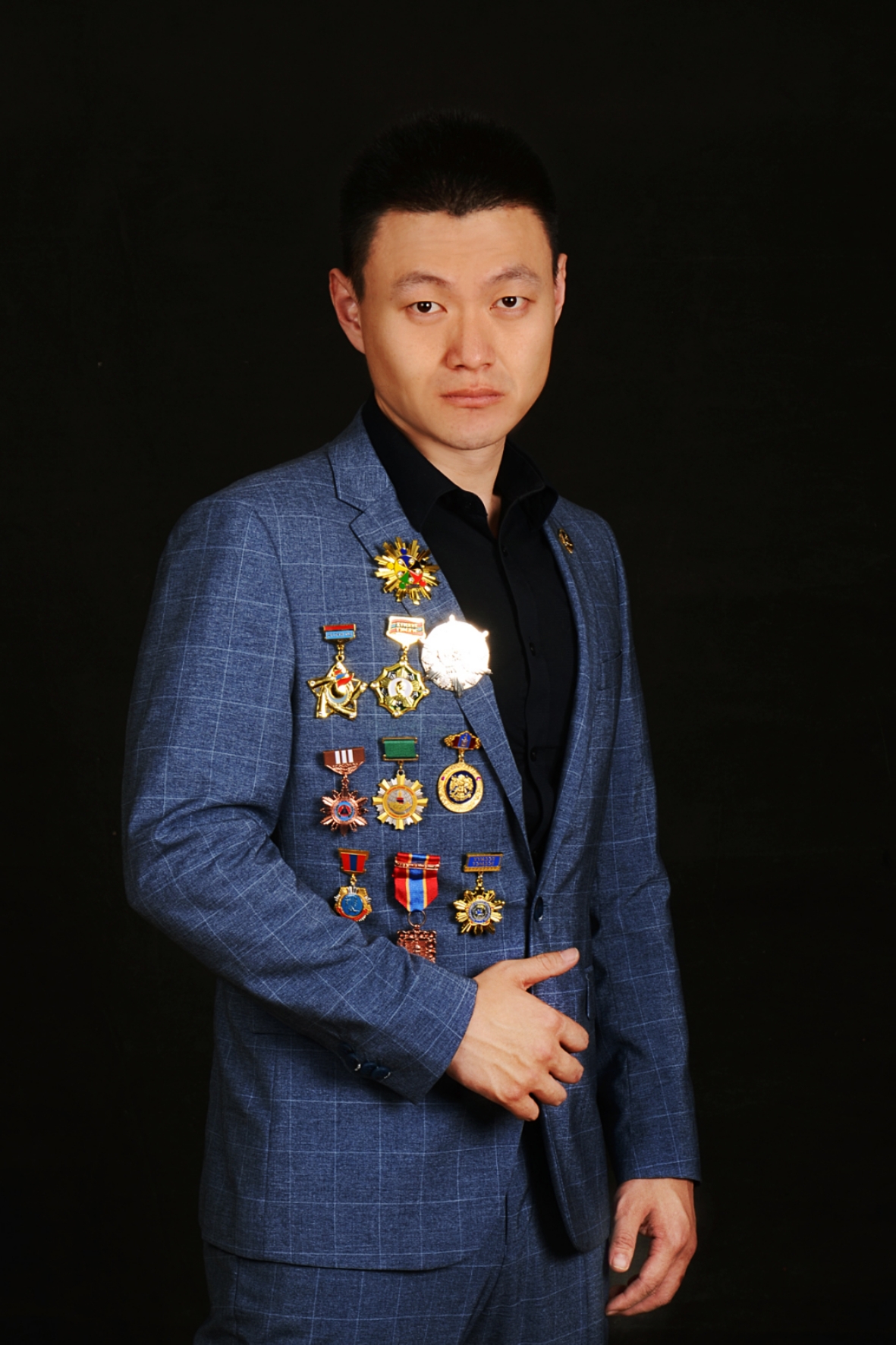  p data-id="gnfyfju01e">孙旭,男,达斡尔族,出生于 a target="_blank